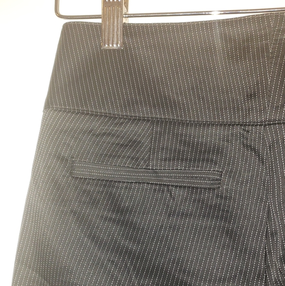 Bebe pin stripe shorts 0 - Picture 6 of 9